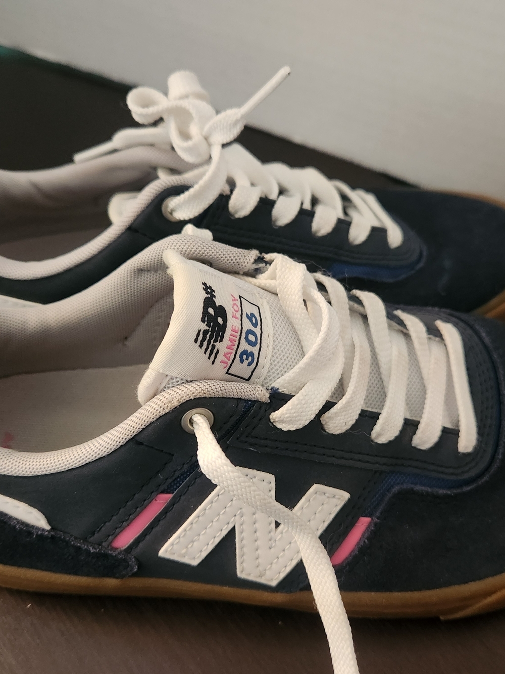 New Balance Mens Navy, White & Pink Low-Top Sneakers Size 7